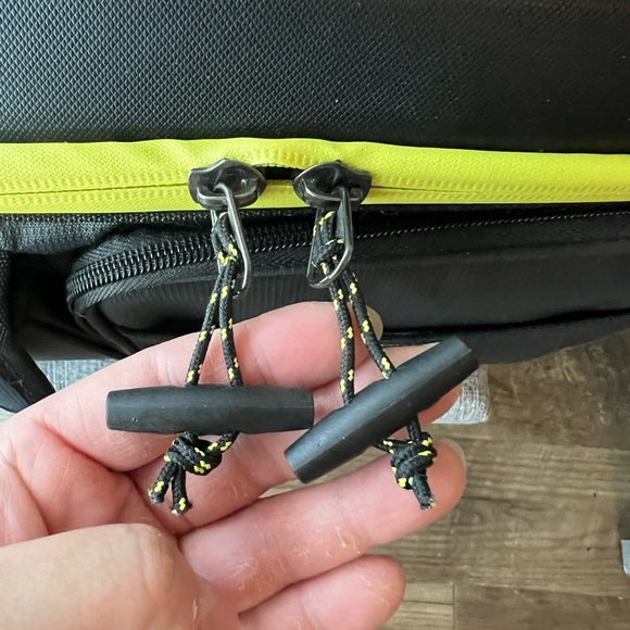 SOLD -Titan 50 Can Collapsible Cooler Ebony - Picture 4 of 14